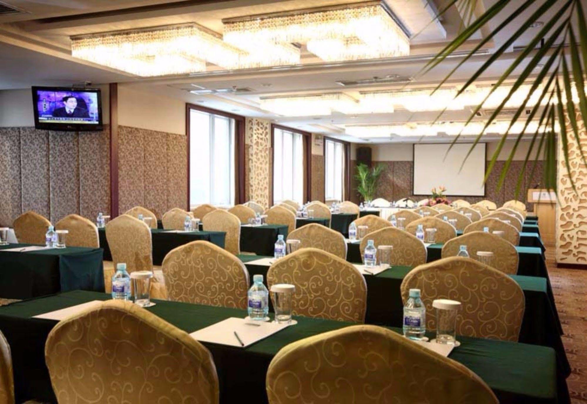 Holiday Inn Beijing Downtown Eksteriør billede
